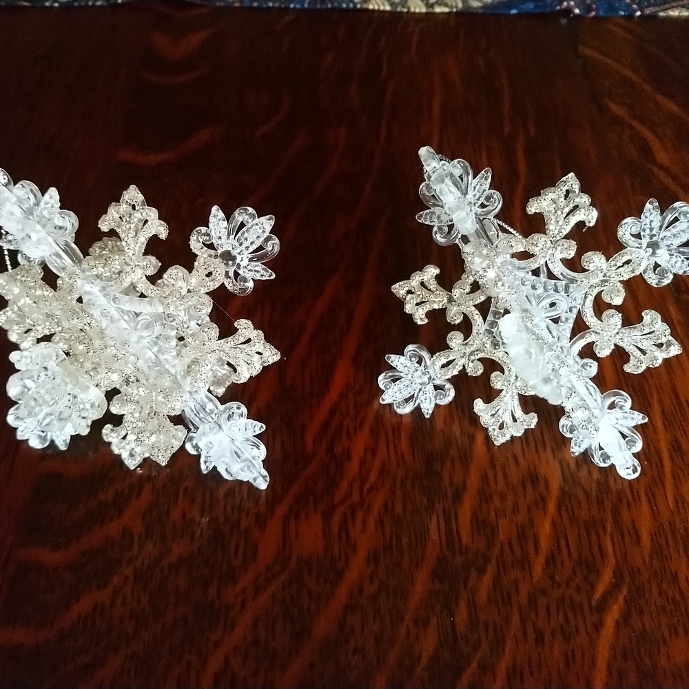 Plastic snowflake ornaments